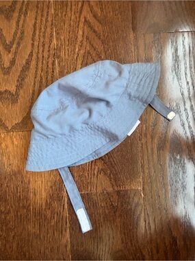Carters Light Blue Baby Bucket Hat Size 9 months NWOT